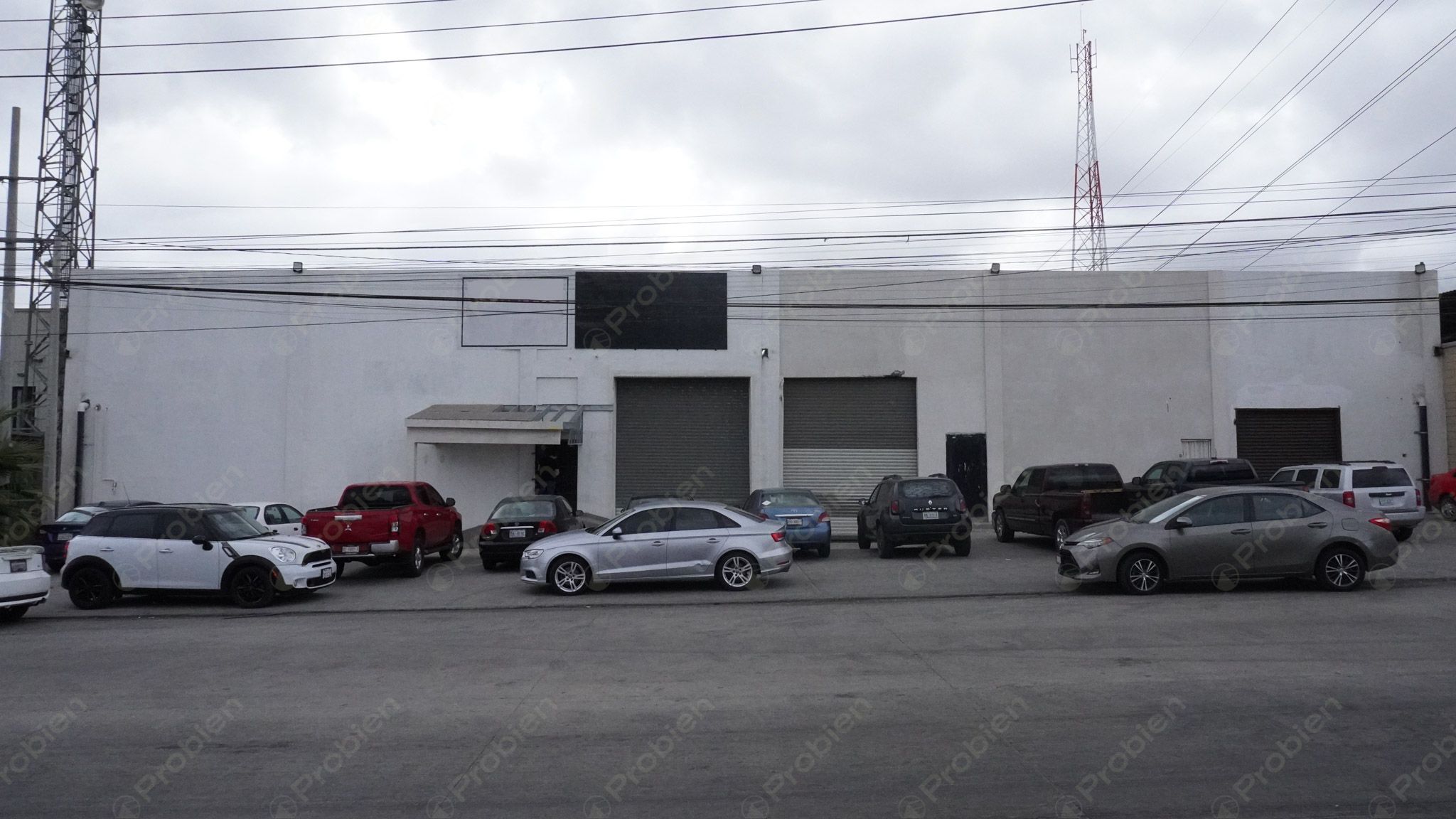 Bodega en renta - Entre Vía rápida y Blvd. Benítez Uno