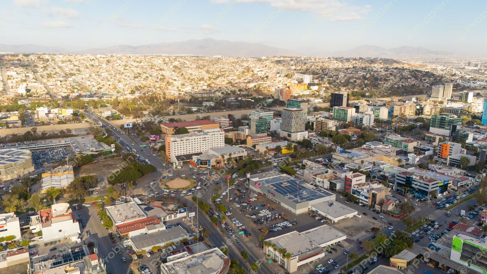 Renta de Terreno Comercial en Esquina de 927.37 m² Sobre Blvd. Cuauhtémoc Sur